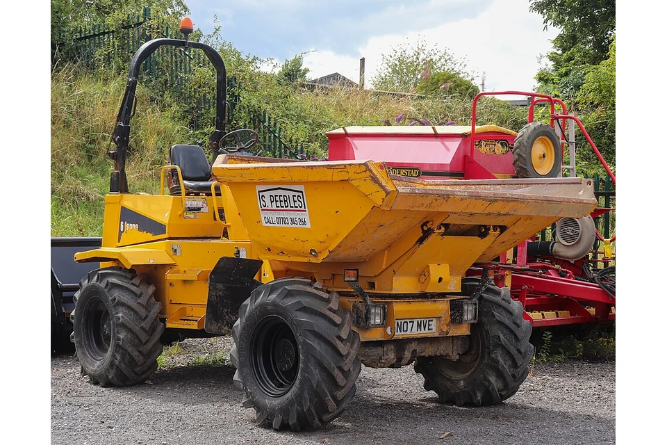Dumper 6 t — fotografia real de Thwaites 6 Tonne