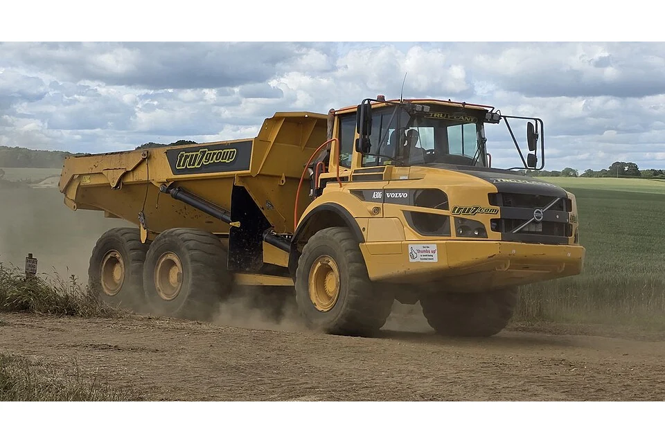 Dumper articulado 30 t — fotografia real de Volvo A30G