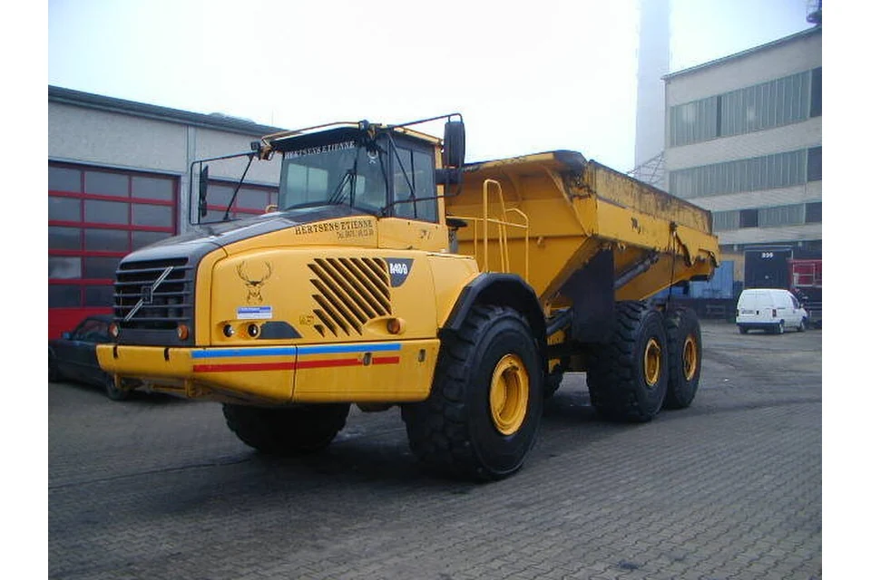 Dumper articulado 40 t — fotografia real de Volvo A40D