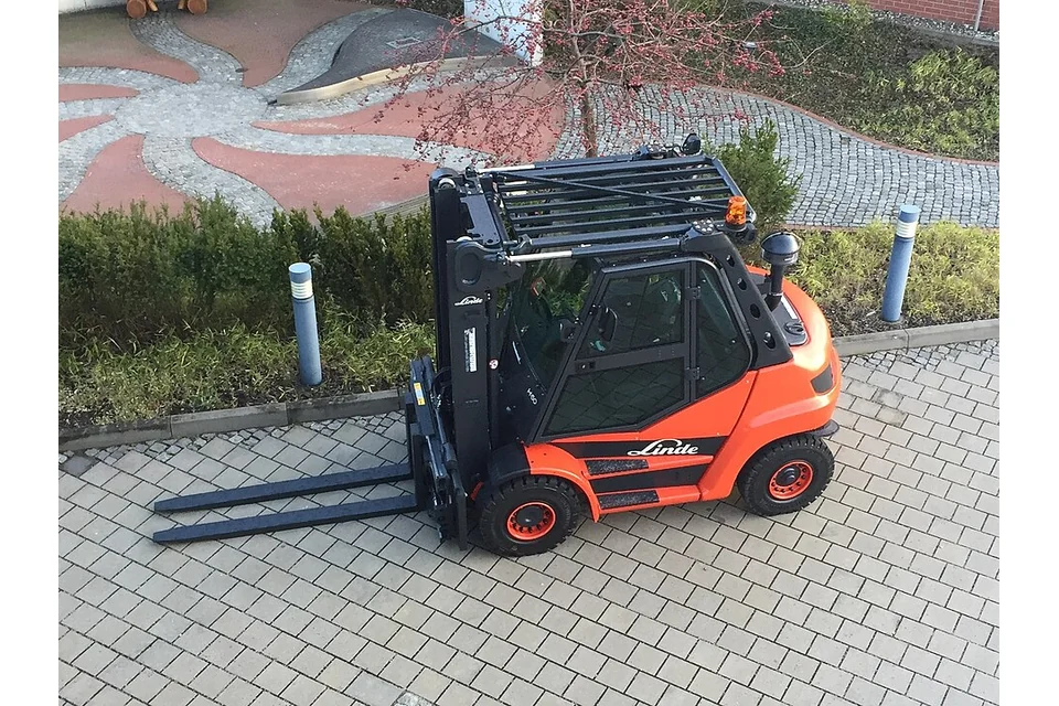Empilhador diesel 6 a 8 t — Linde H60D, fotografia de máquina real