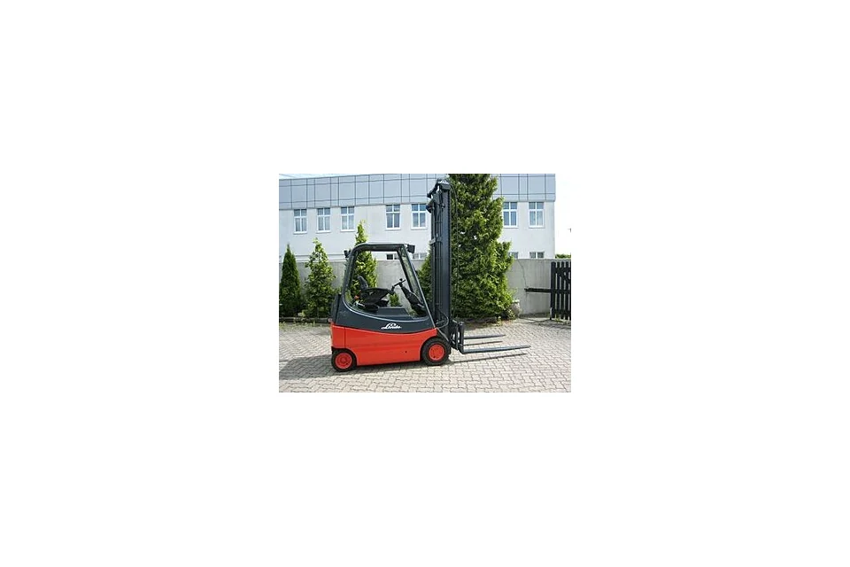 Empilhador elétrico 2 t — Linde E20-02, fotografia de máquina real