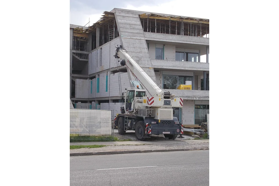 Grua móvel 35 t — Terex TRT35, fotografia de máquina real
