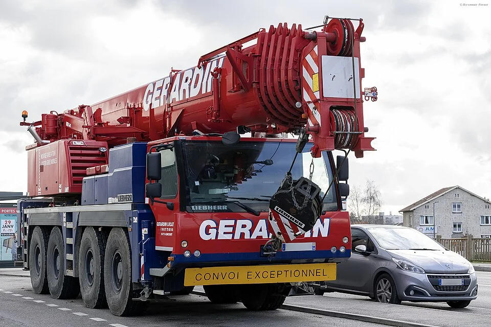 Grua móvel 100 t — Liebherr LTM1100-4.2, fotografia de máquina real