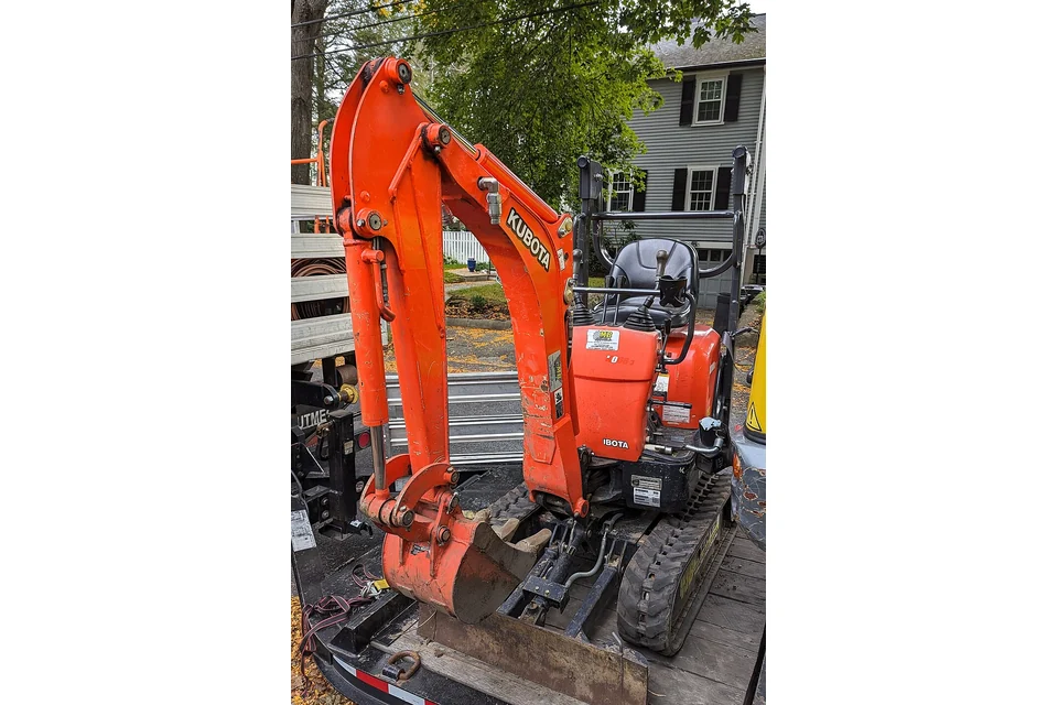 Mini-escavadora 1 t — fotografia real de Kubota K008-3