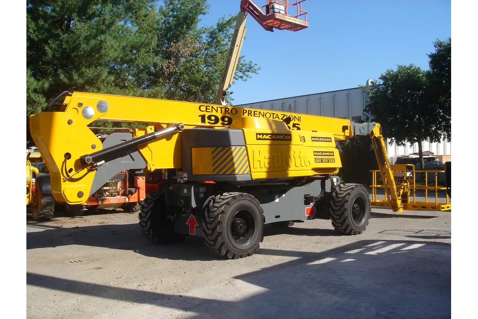 Haulotte HA32 PX — 32 m diesel, fotografia real