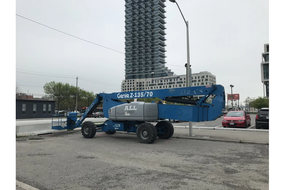 Genie Z-135/70 — 43 m diesel, fotografia real