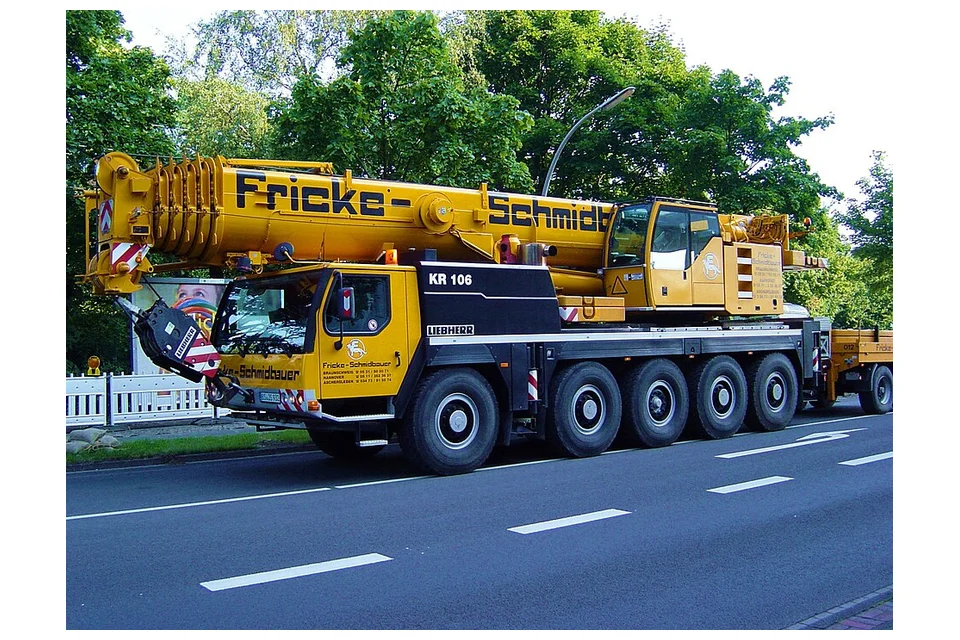 Grua móvel — fotografia de equipamento real